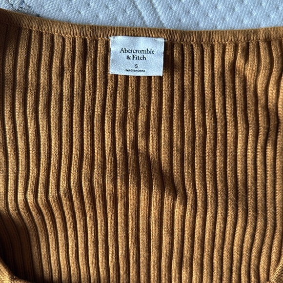 Abercrombie & Fitch Ribbed Mustard Long Sleeve Top size S - Picture 2 of 2